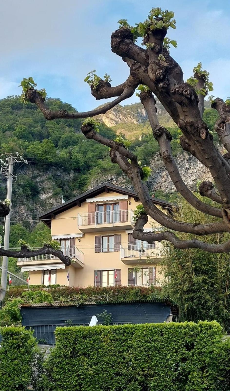 B&B-Foresteria Casa Della Musica Lake Como マンデッロ・デル・ラーリオ エクステリア 写真