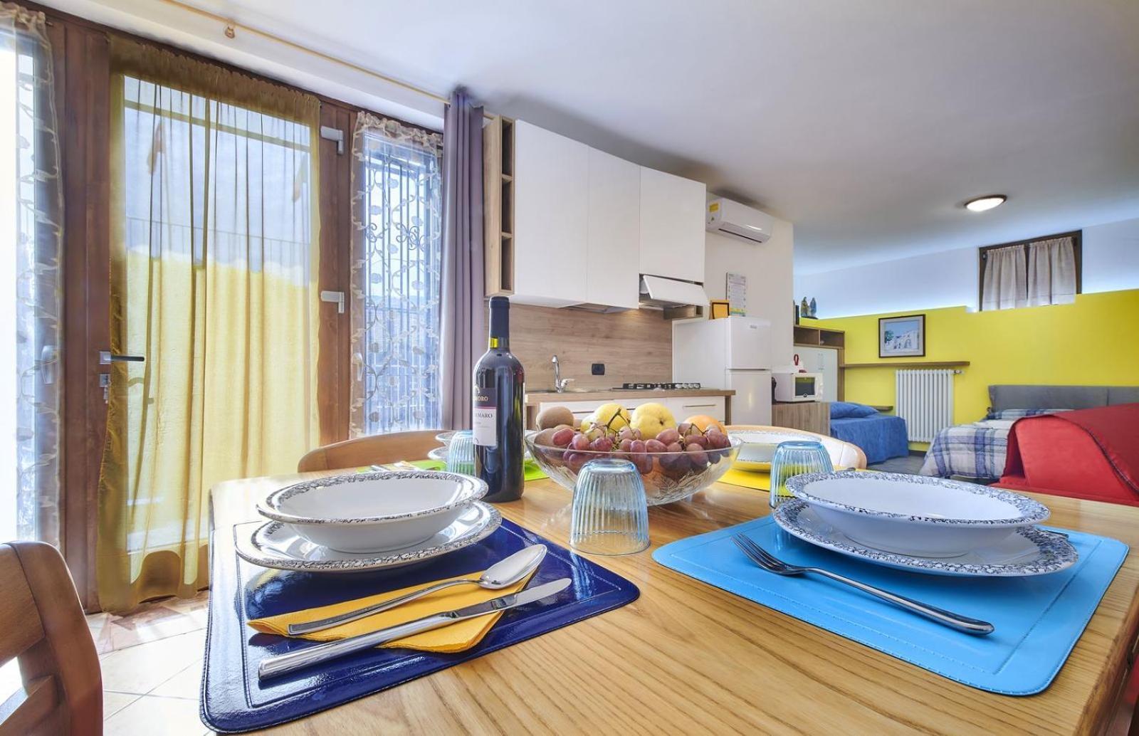 B&B-Foresteria Casa Della Musica Lake Como マンデッロ・デル・ラーリオ 部屋 写真