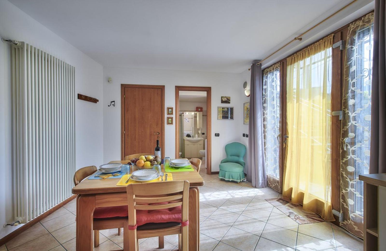 B&B-Foresteria Casa Della Musica Lake Como マンデッロ・デル・ラーリオ 部屋 写真