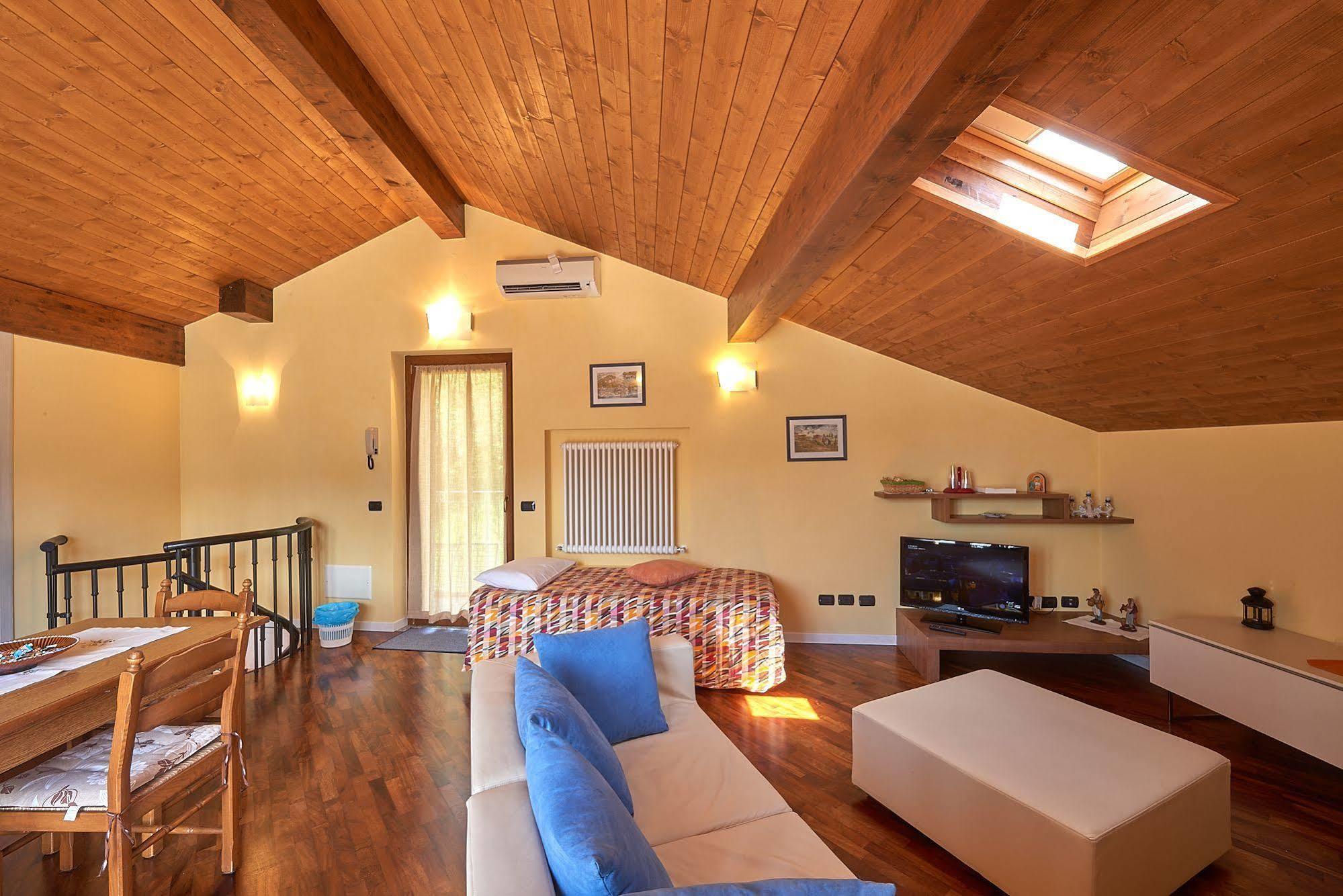 B&B-Foresteria Casa Della Musica Lake Como マンデッロ・デル・ラーリオ エクステリア 写真