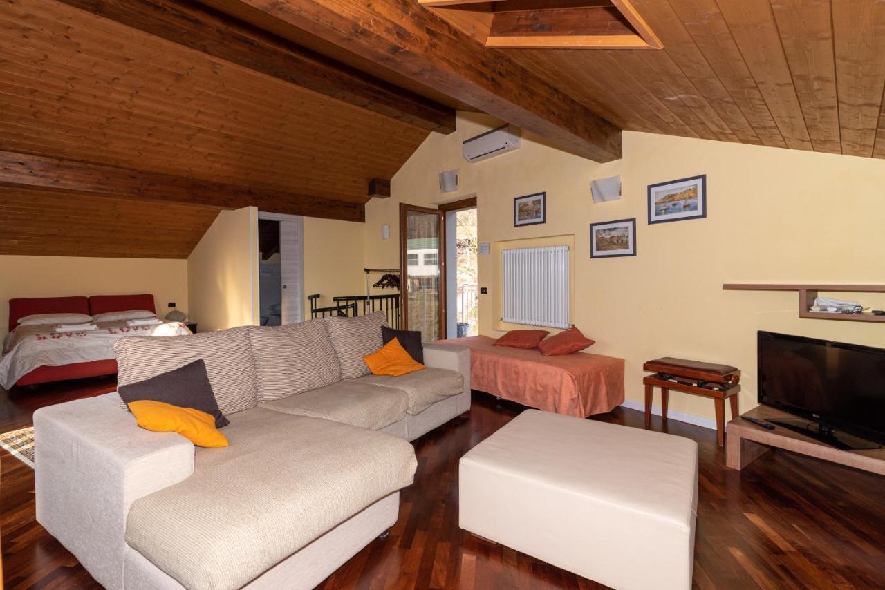 B&B-Foresteria Casa Della Musica Lake Como マンデッロ・デル・ラーリオ エクステリア 写真